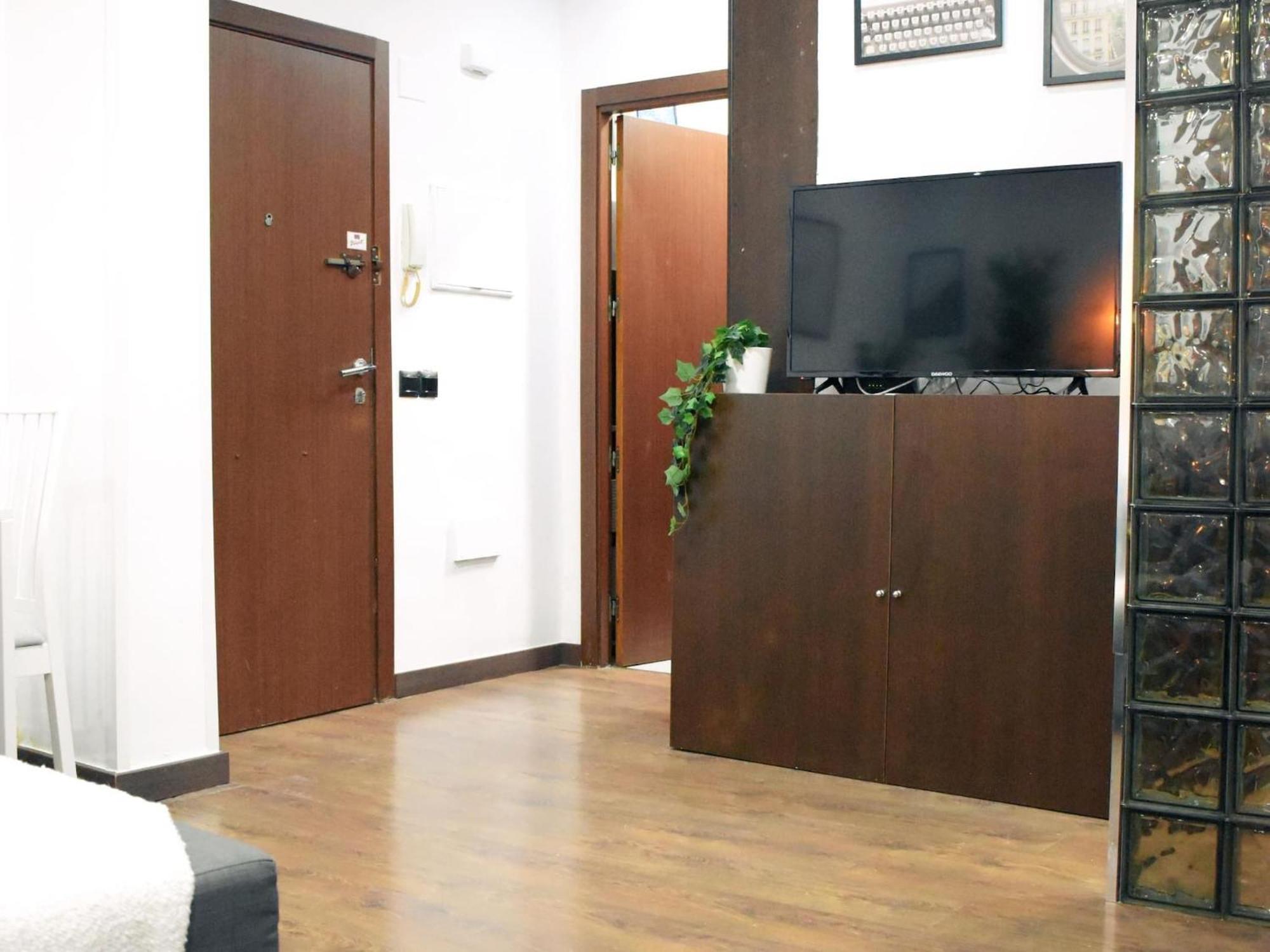 Tranquilo En Zona Pintoresca Del Centro Historico De Malaga. Apartamento
